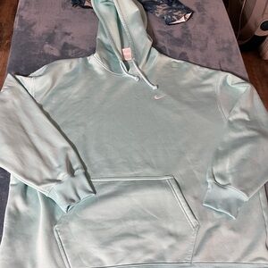 COPY - COPY - Nike Therma Fit Hoodie XL